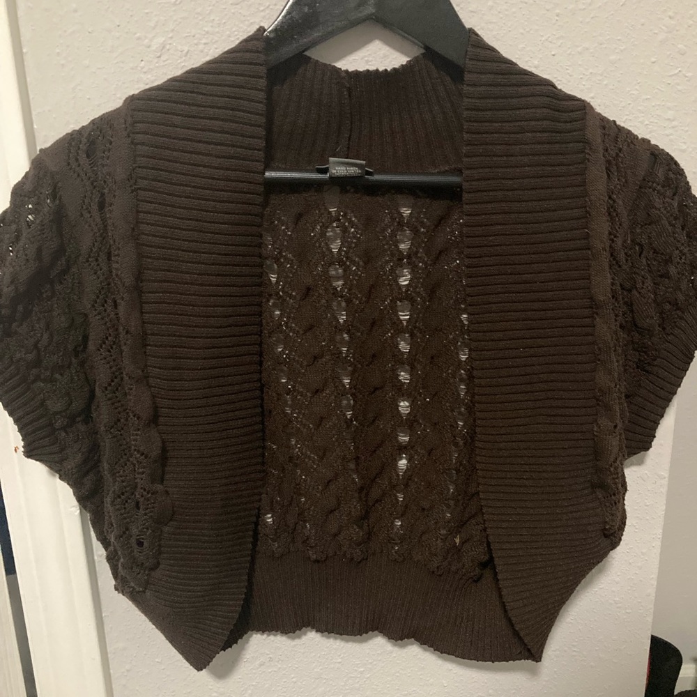 Cropped Cardigan Vest Sweater
Color: Brown
Size: 2x